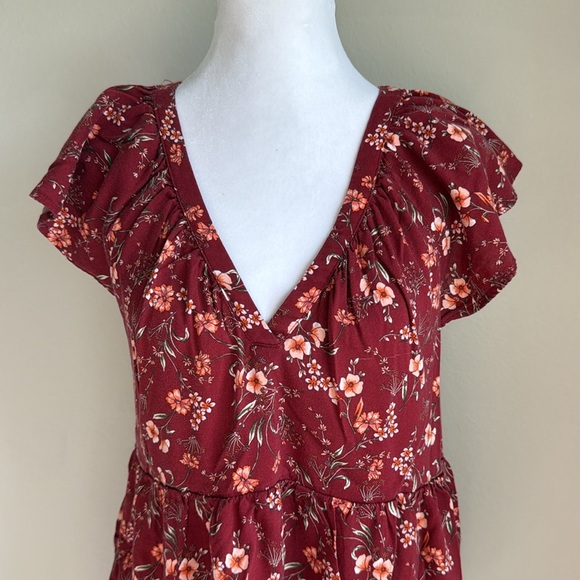Old Navy women’s red flowered dress - Picture 2 of 6